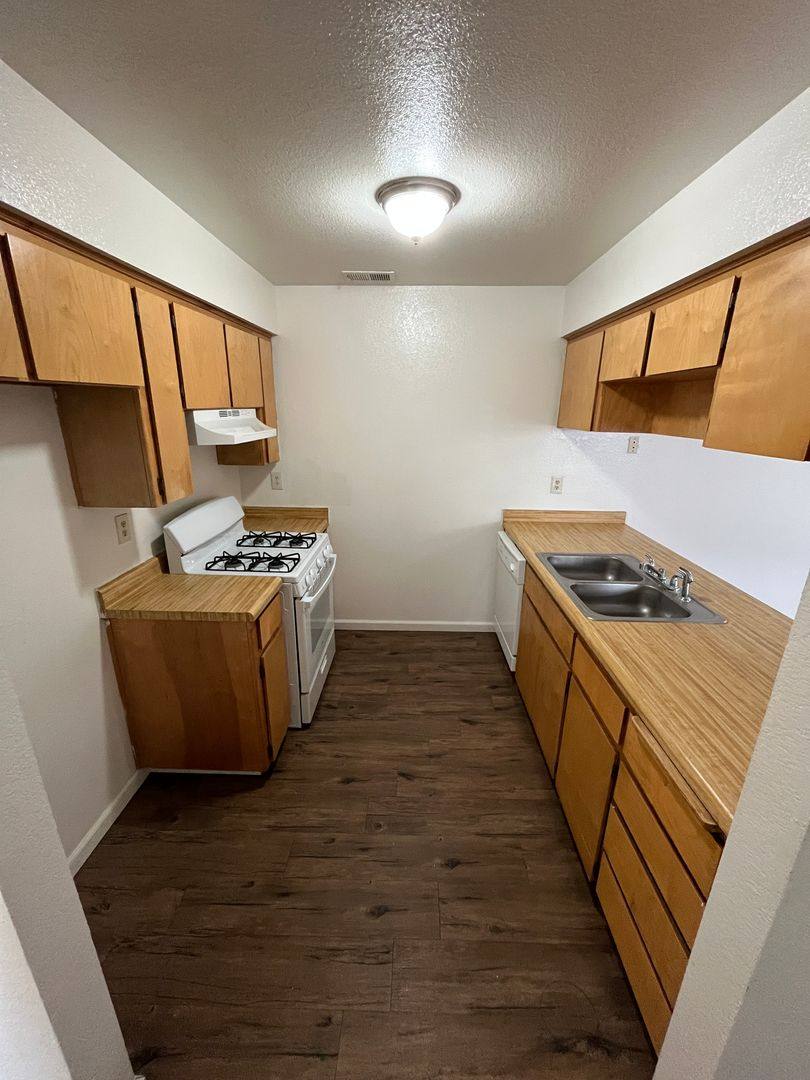 Apartment for rent at 206 E Mill Ave, Porterville, CA 93257