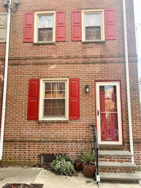 House for rent at 838 Kater St, Philadelphia, PA 19147