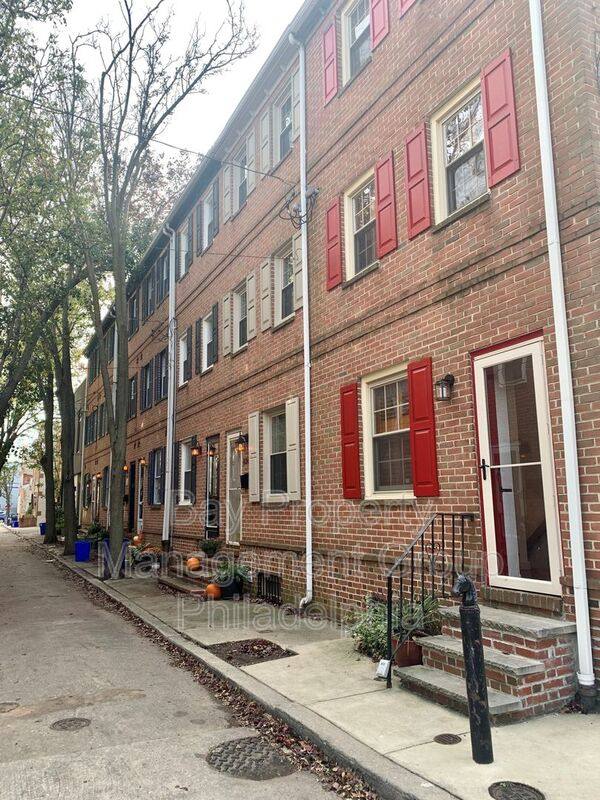 House for rent at 838 Kater St, Philadelphia, PA 19147