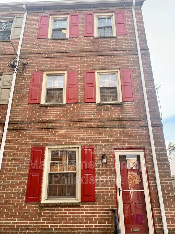 House for rent at 838 Kater St, Philadelphia, PA 19147