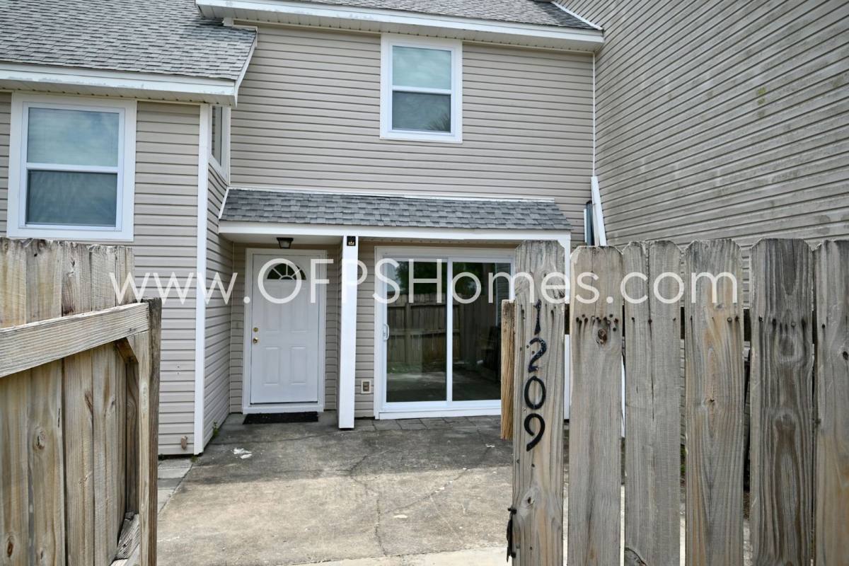 Townhouse for rent at 1209 Quail Lake Blvd, Destin, FL 32541