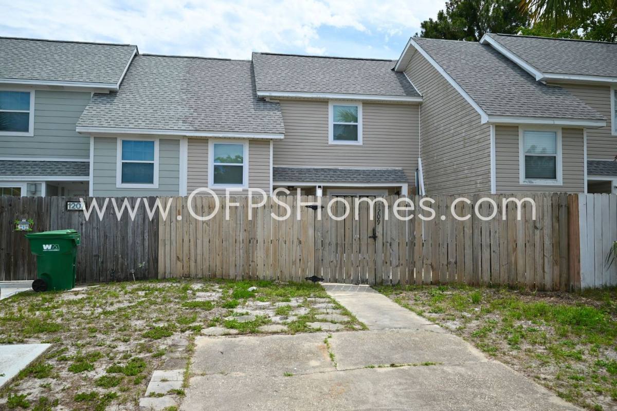 Townhouse for rent at 1209 Quail Lake Blvd, Destin, FL 32541
