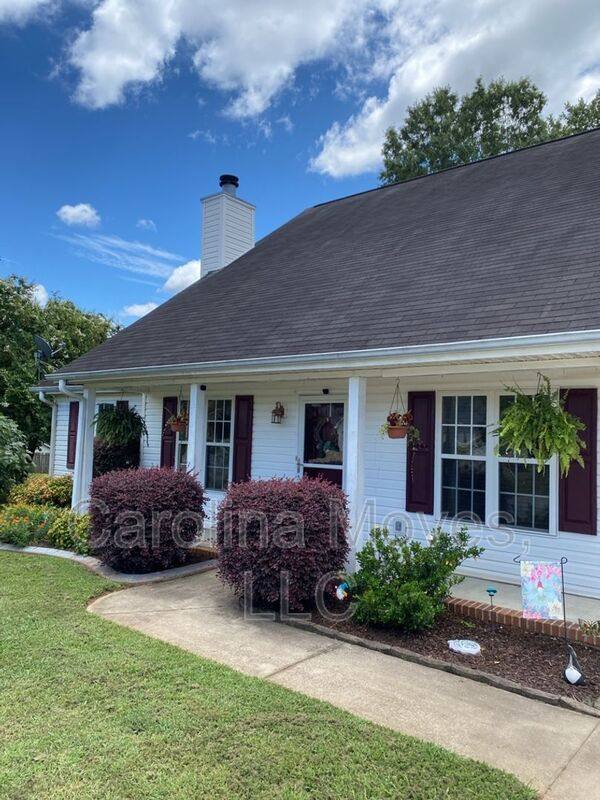 House for rent at 22 Acklen Dr, Simpsonville, SC 29681