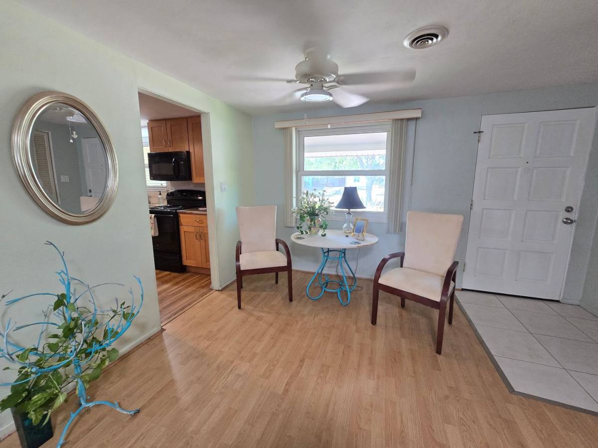 House for rent at 2441 Gulf Gate Dr, Sarasota, FL 34231