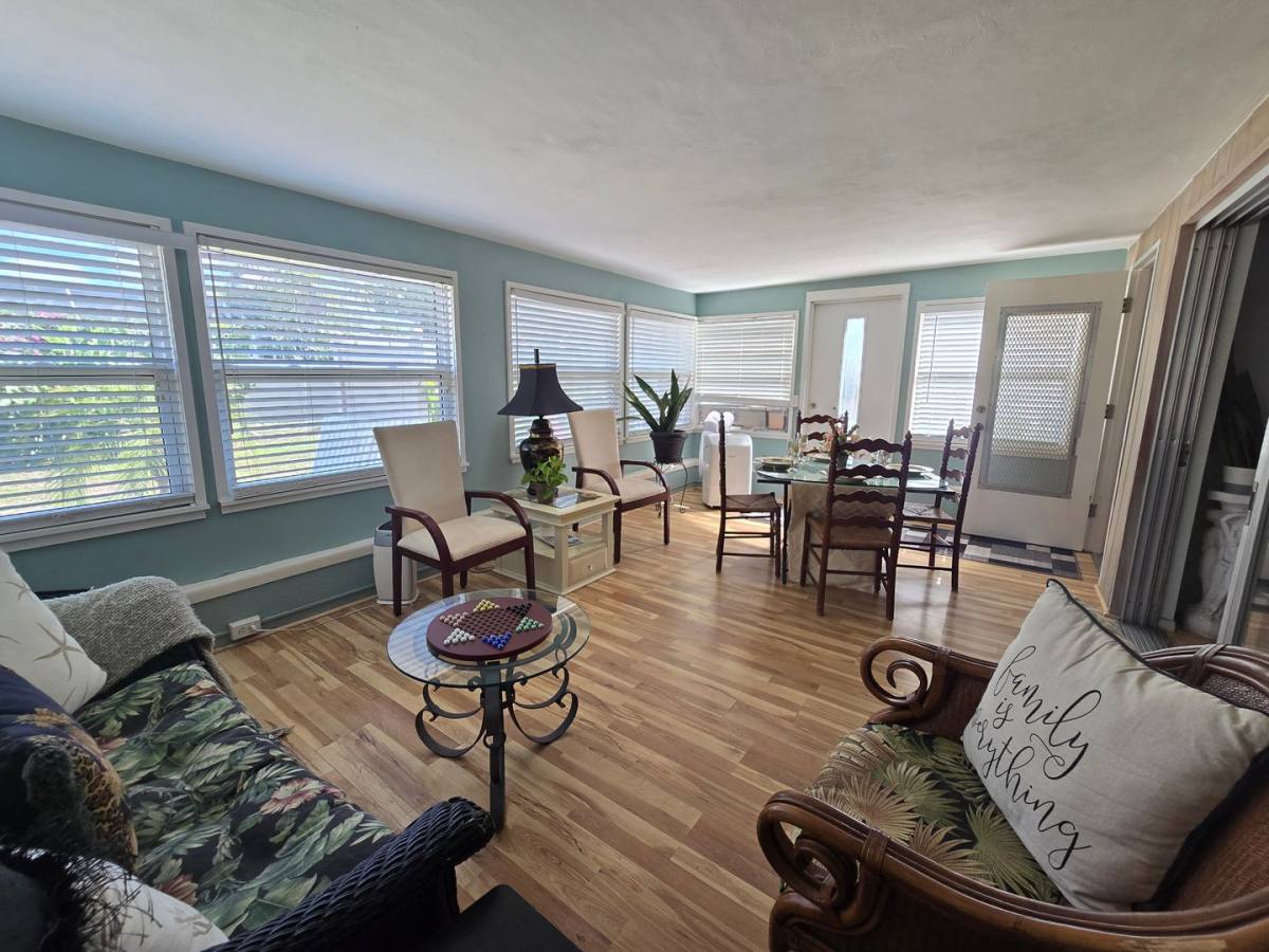 House for rent at 2441 Gulf Gate Dr, Sarasota, FL 34231