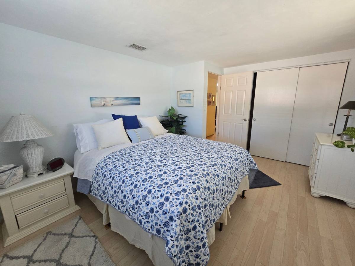 House for rent at 2441 Gulf Gate Dr, Sarasota, FL 34231