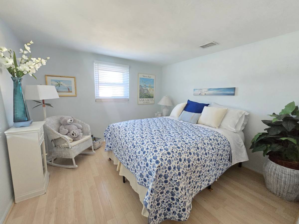 House for rent at 2441 Gulf Gate Dr, Sarasota, FL 34231