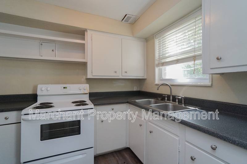 Townhouse for rent at 605 University Ridge #1E, Greenville, SC 29601