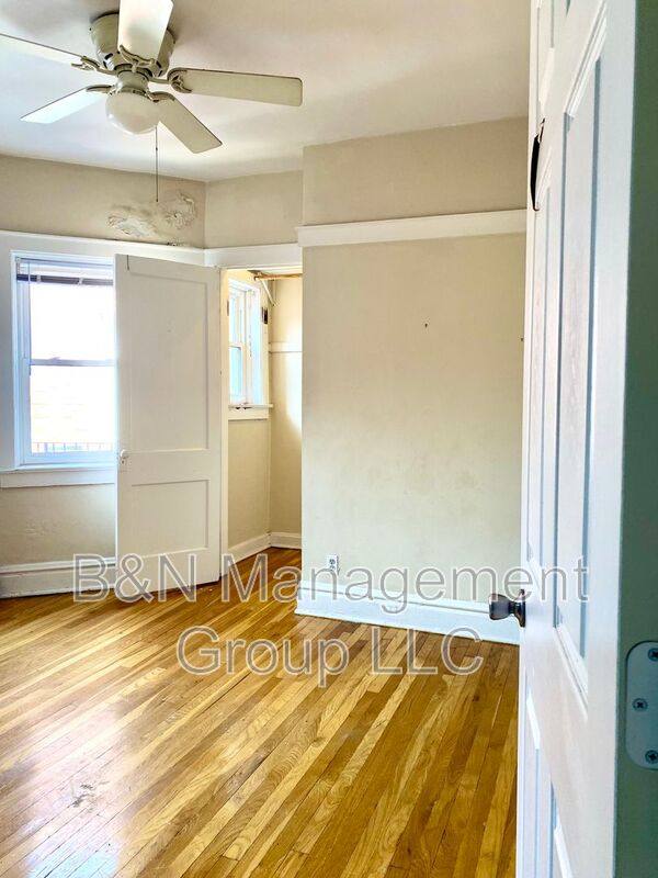 Apartment for rent at 1059 W Dakin #3, Chicago, IL 60613