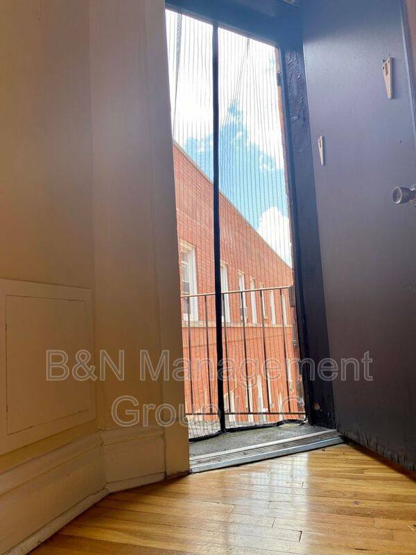 Apartment for rent at 1059 W Dakin #3, Chicago, IL 60613