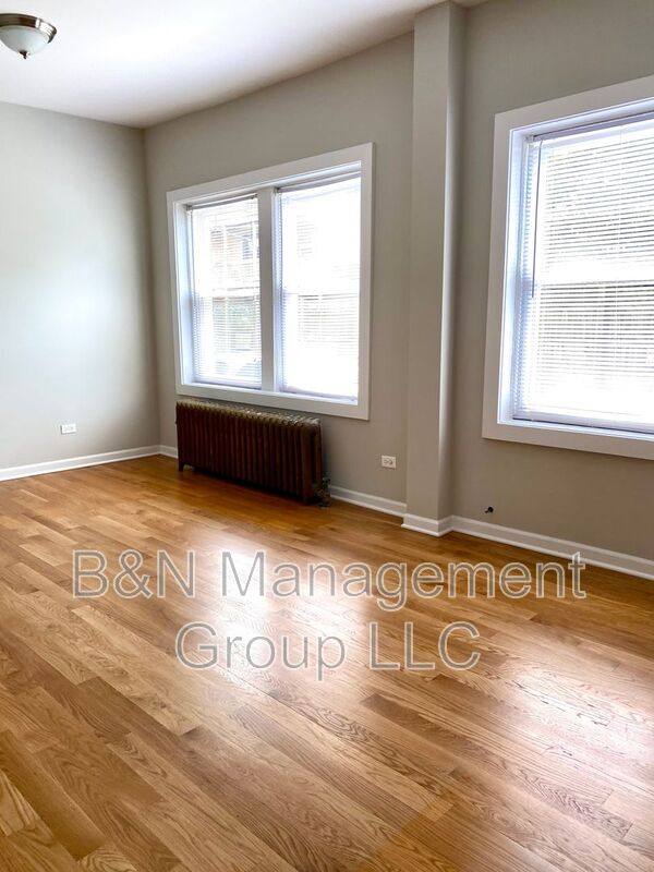Apartment for rent at 1059 W Dakin #3, Chicago, IL 60613