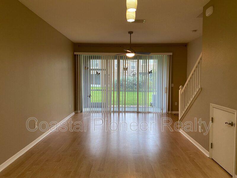 Townhouse for rent at 11221 Windsor Place Circle, Tampa, FL 33626