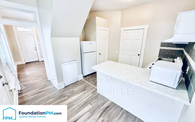 House for rent at 2106 Court Ave, Memphis, TN 38104