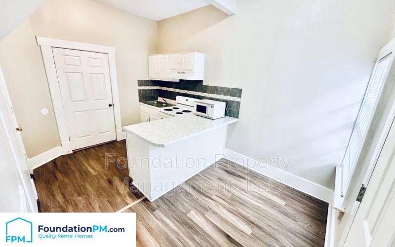 House for rent at 2106 Court Ave, Memphis, TN 38104