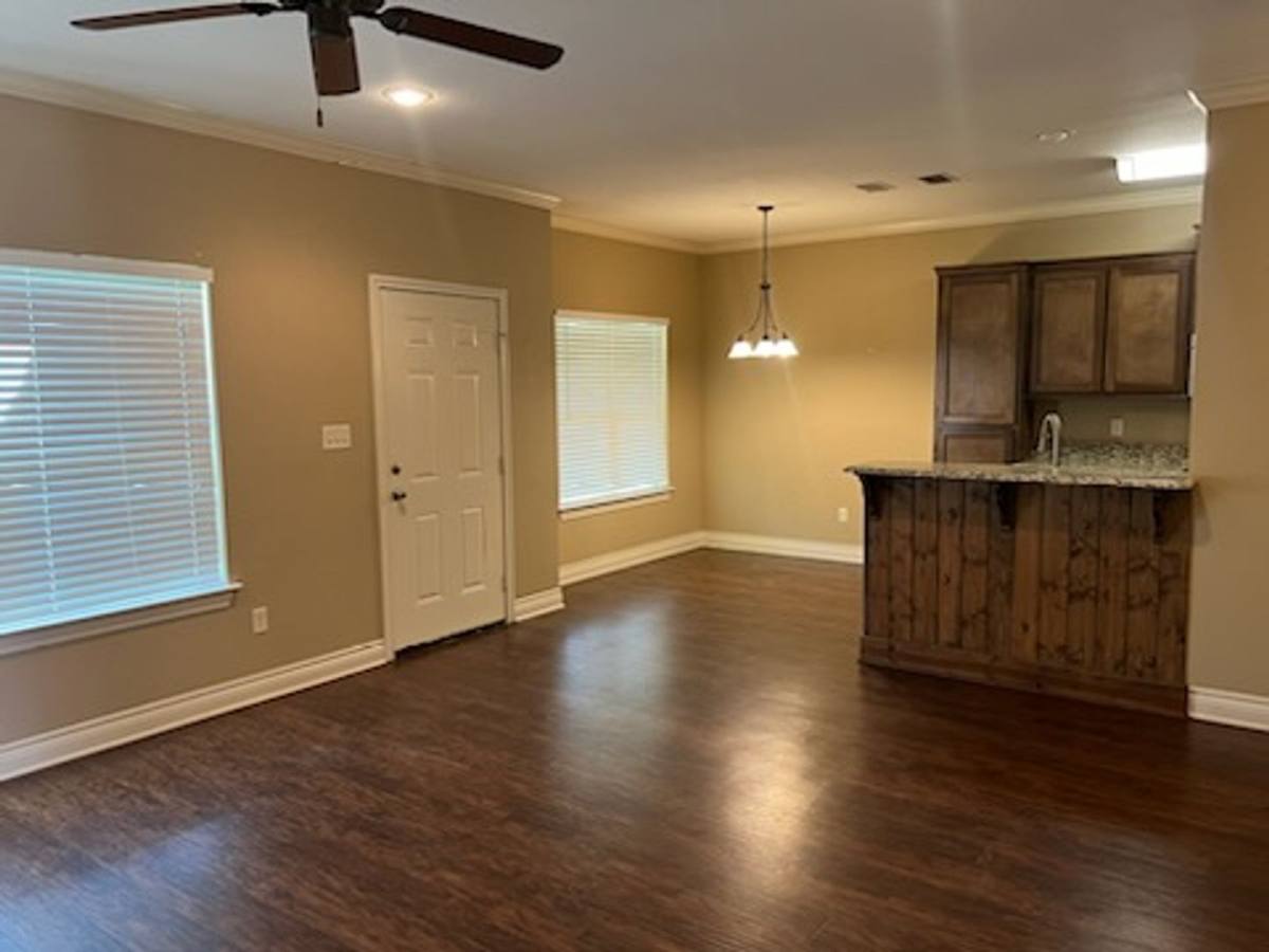 Townhouse for rent at 3920 Mobley Lane, Tyler, TX 75707