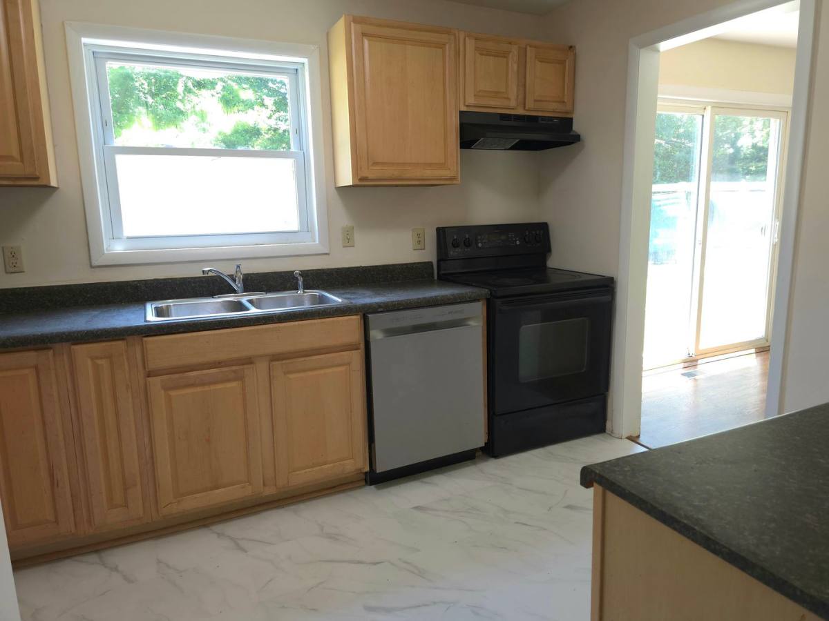 House for rent at 87 Kendall Dr, Newport News, VA 23601