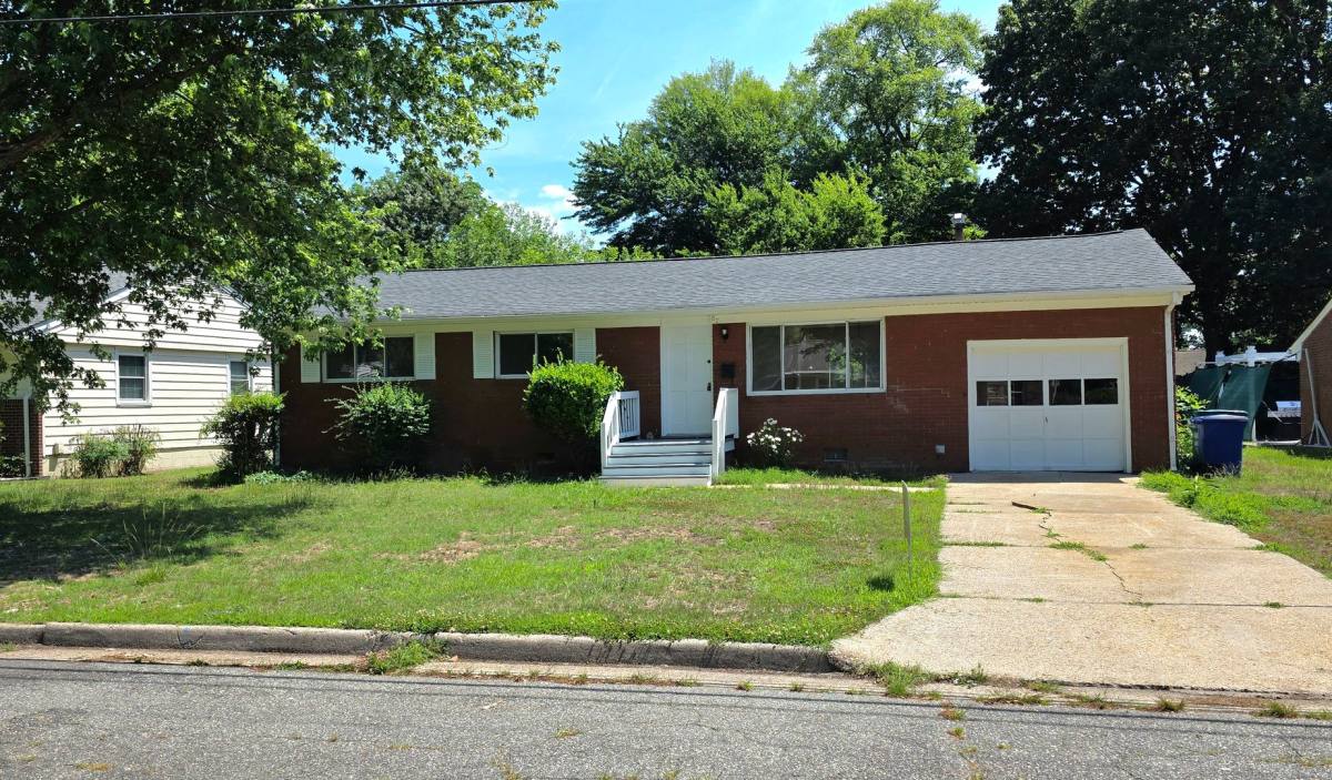 House for rent at 87 Kendall Dr, Newport News, VA 23601