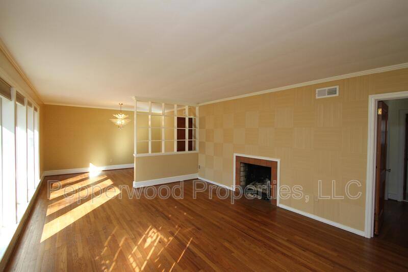 House for rent at 327 N Park Dr, Spartanburg, SC 29302