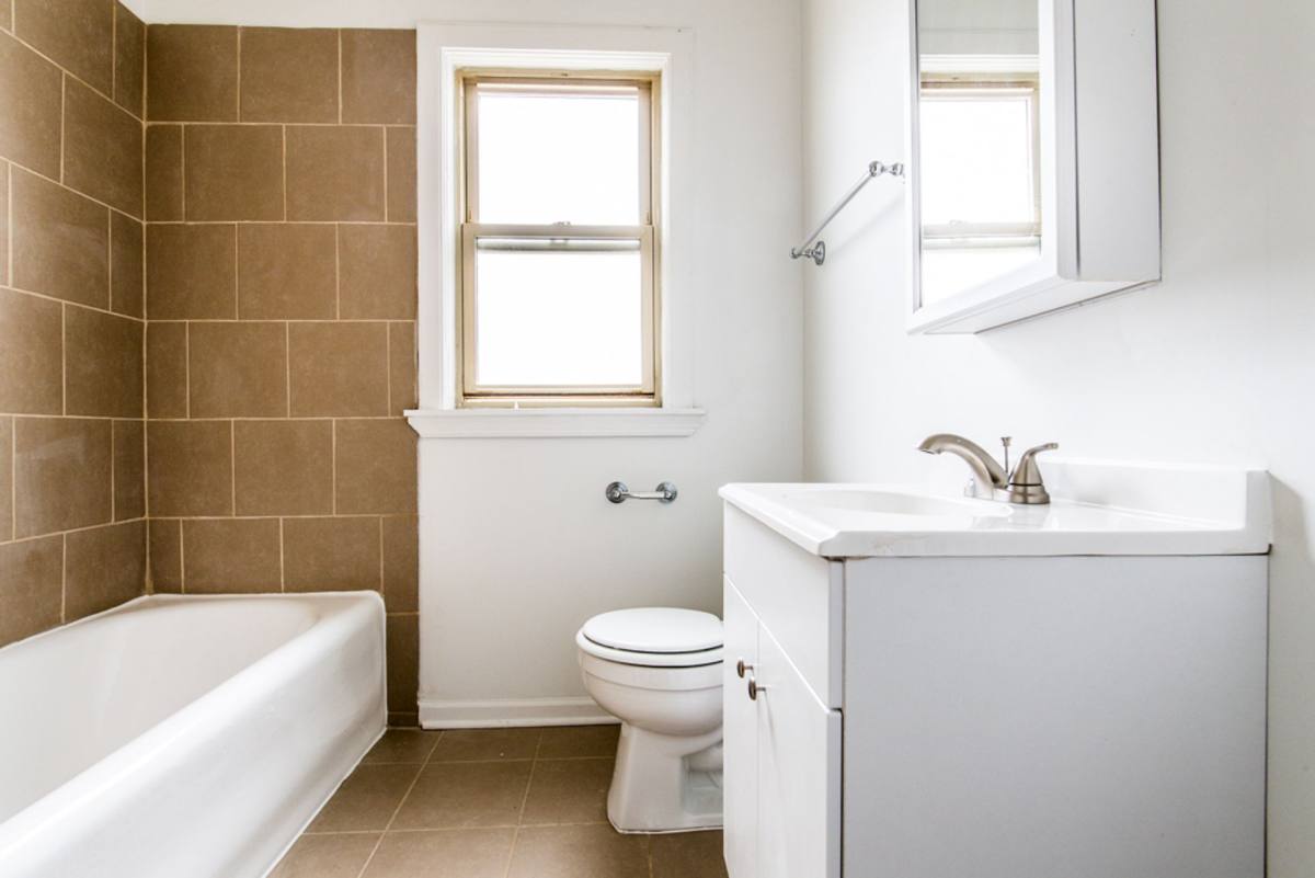 Apartment for rent at 7955 S Calumet Ave, Chicago, IL 60619