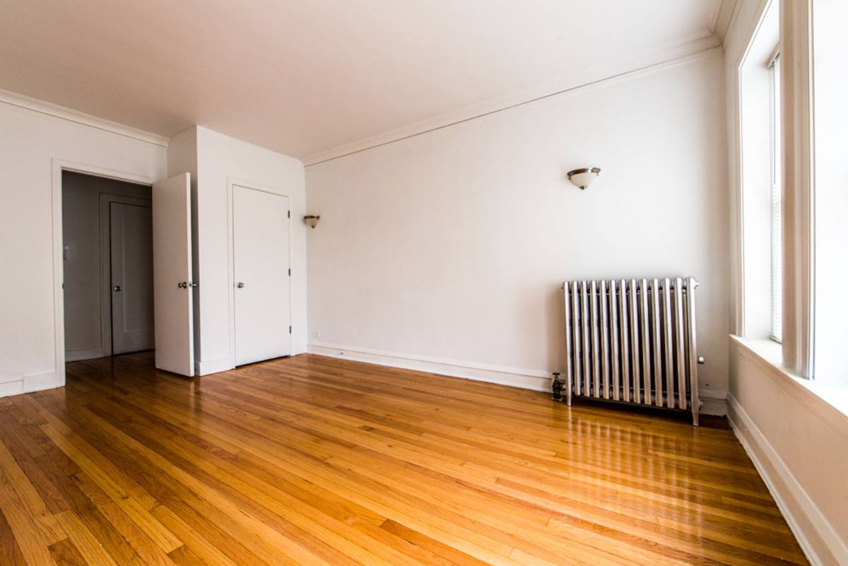Apartment for rent at 7955 S Calumet Ave, Chicago, IL 60619