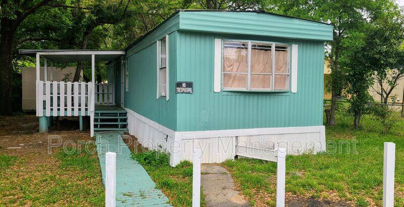 Apartment for rent at 7318 Hayward Ave #3, Pensacola, FL 32526
