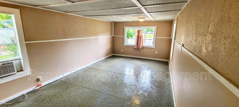 Apartment for rent at 7318 Hayward Ave #3, Pensacola, FL 32526
