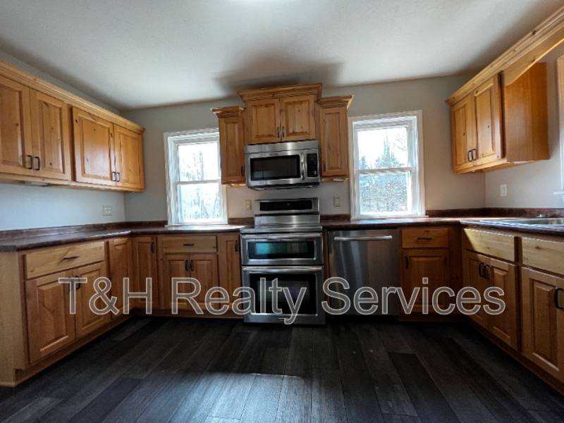 House for rent at 2920 E 5th St, Anderson, IN 46012