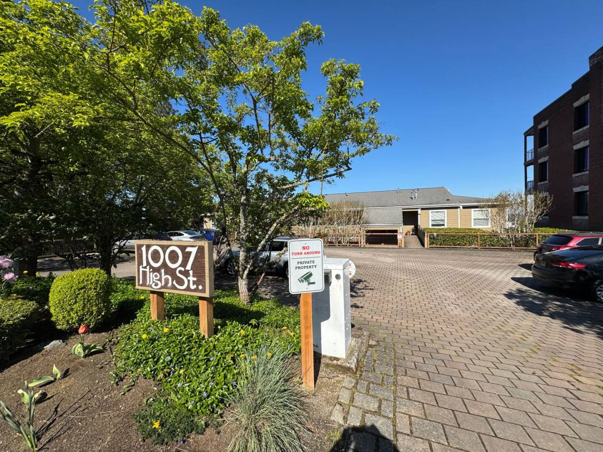 Condo for rent at 1007 High St, Bellingham, WA 98225