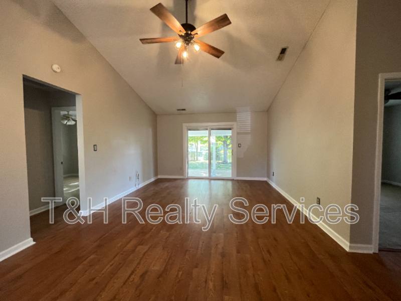 House for rent at 1335 Millridge Dr, Greenwood, IN 46143