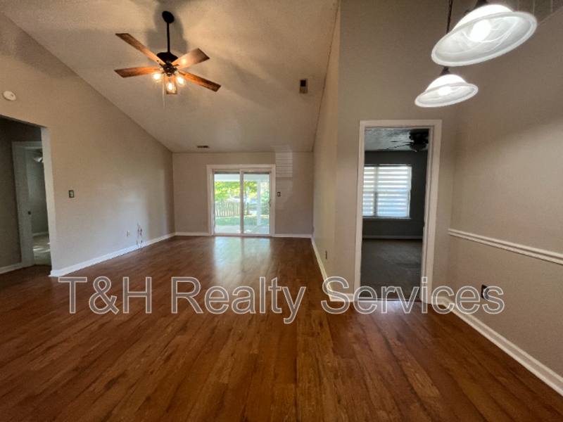 House for rent at 1335 Millridge Dr, Greenwood, IN 46143