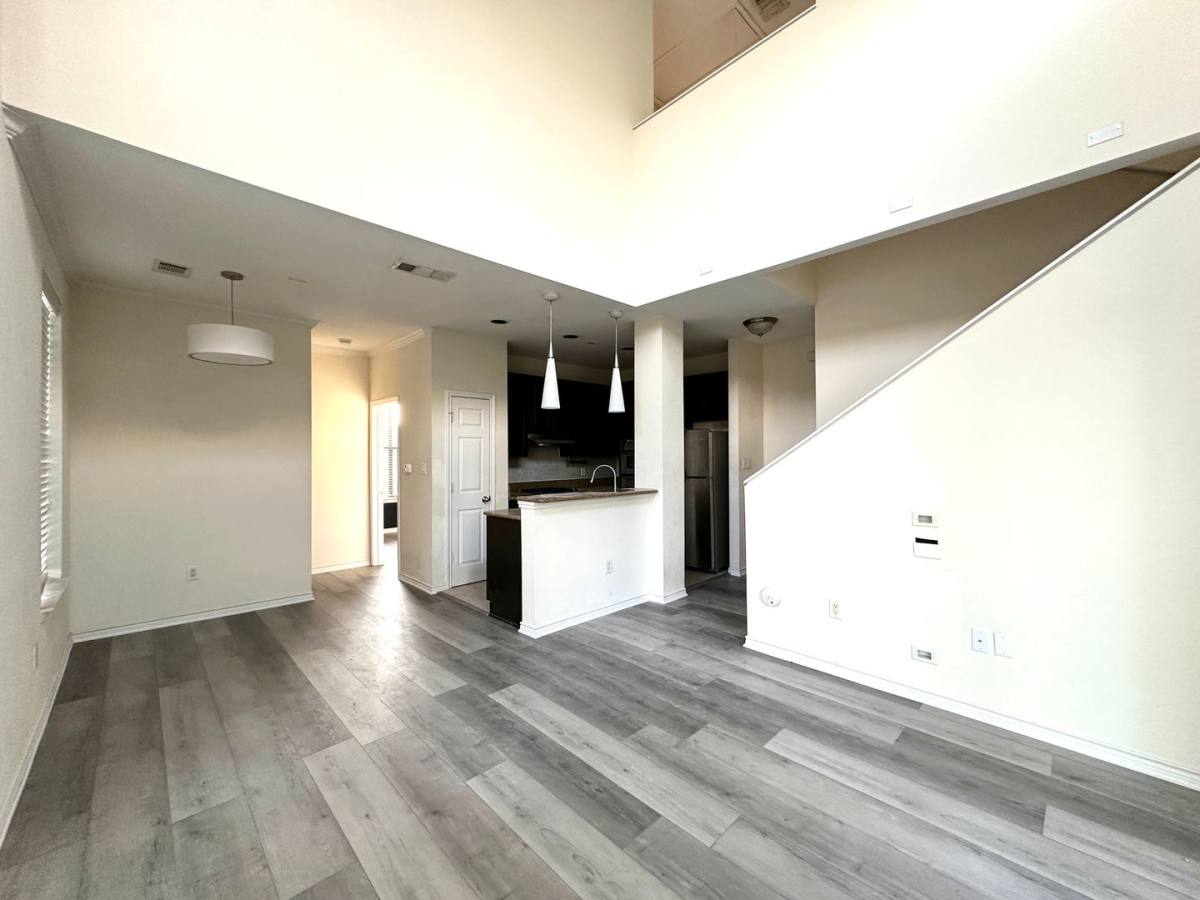 Townhouse for rent at 2002 Azure Pointe, Richardson, TX 75080