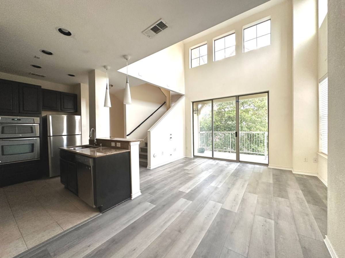 Townhouse for rent at 2002 Azure Pointe, Richardson, TX 75080