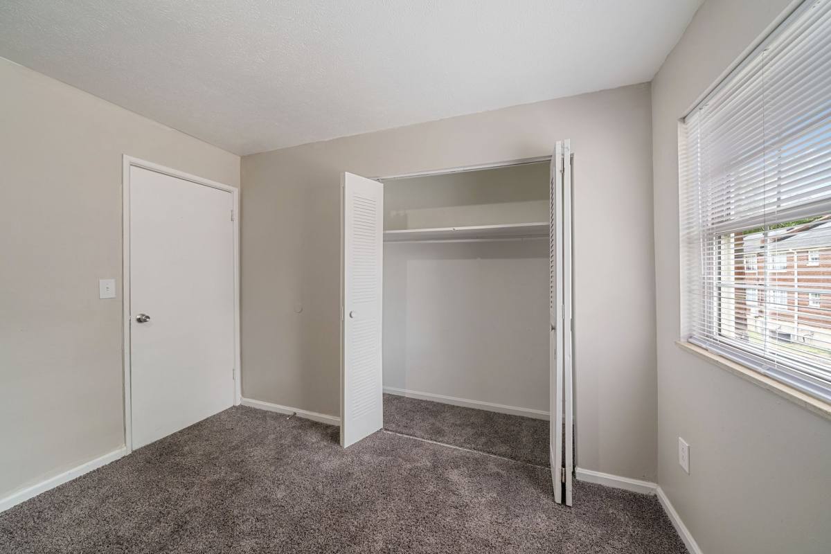 Apartment for rent at 5011 Southside Dr, Louisville, KY 40214
