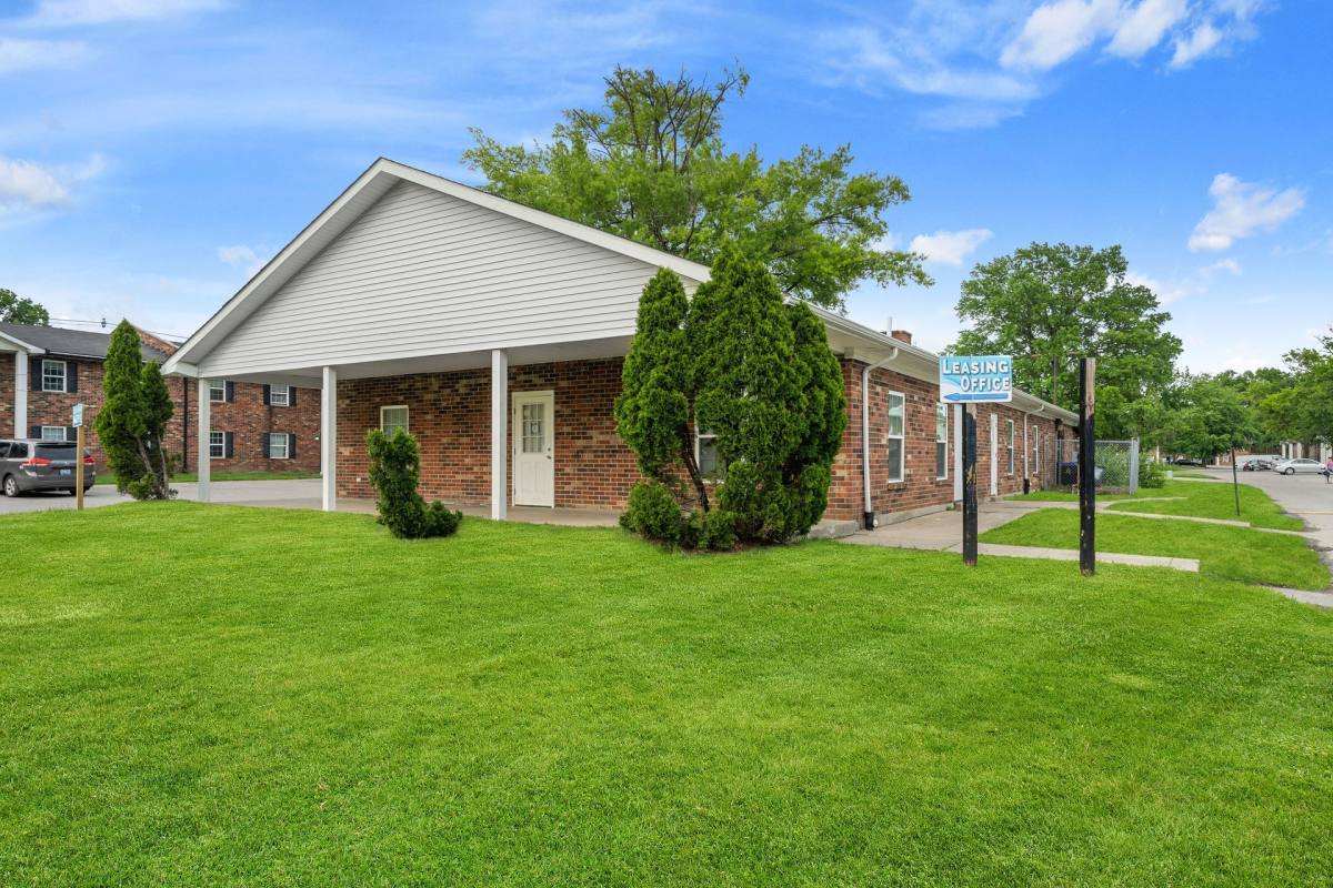 Apartment for rent at 5011 Southside Dr, Louisville, KY 40214