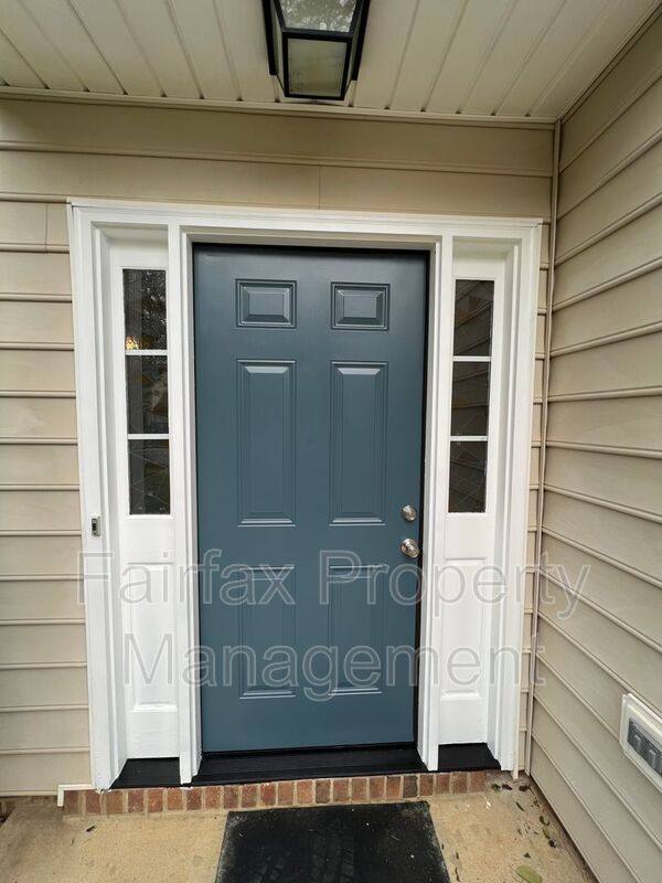 House for rent at 201 Ridge Lake Dr, Apex, NC 27539
