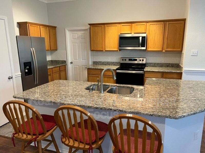 House for rent at 1004 Trickham Dr, Forney, TX 75126