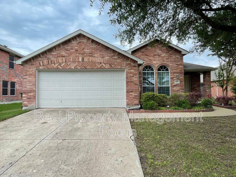 House for rent at 1004 Trickham Dr, Forney, TX 75126