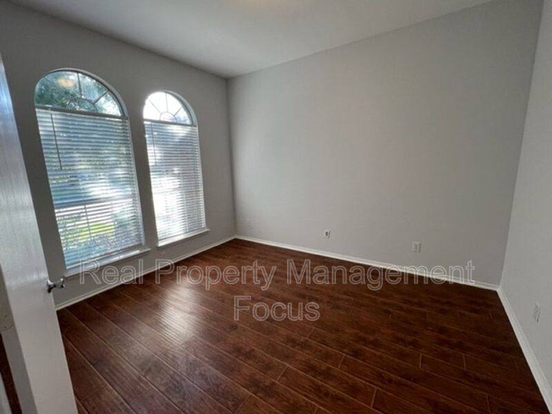 House for rent at 1004 Trickham Dr, Forney, TX 75126