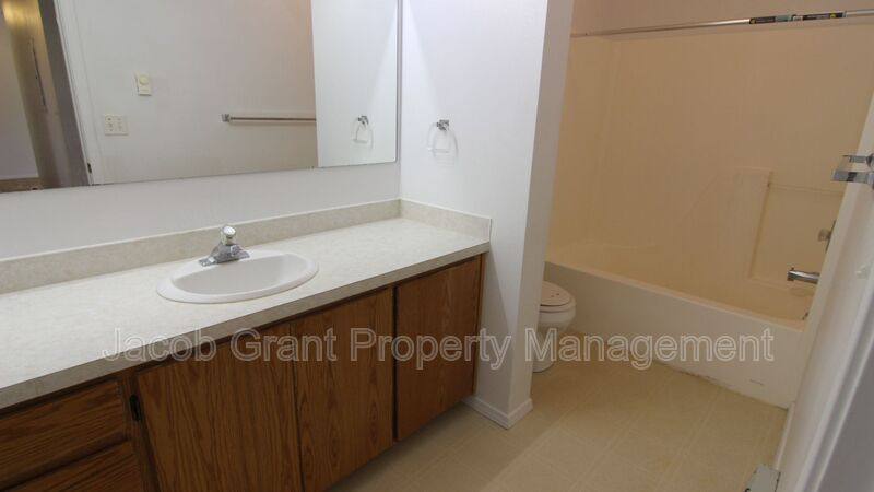 Apartment for rent at 385 Golden St #4, Blackfoot, ID 83221