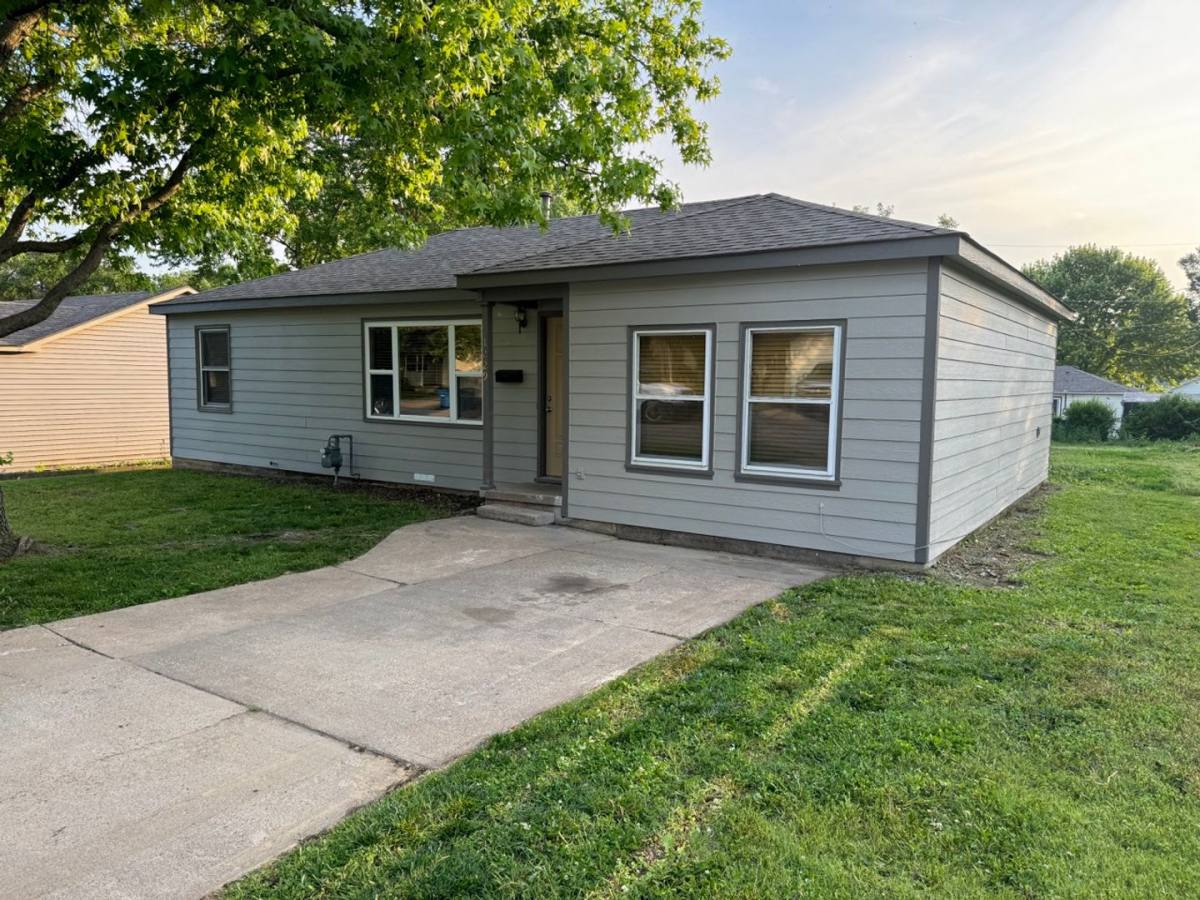 House for rent at 1229 N Johnson St, Augusta, KS 67010