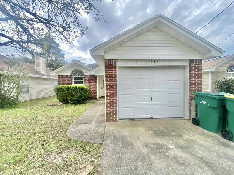 House for rent at 1914 Summer Hills Lane, Fort Walton Beach, FL 32547