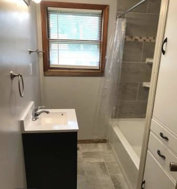 House for rent at 702 S 4th St, Knoxville, IA 50138