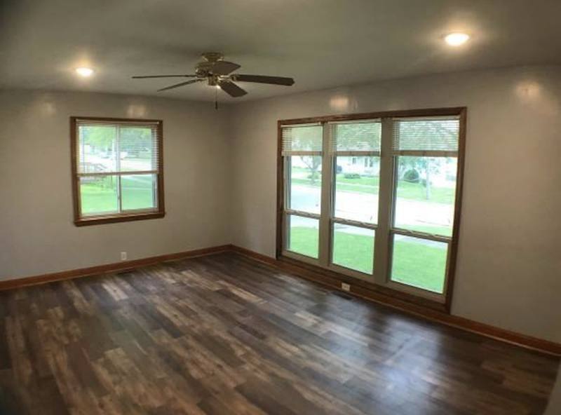 House for rent at 702 S 4th St, Knoxville, IA 50138