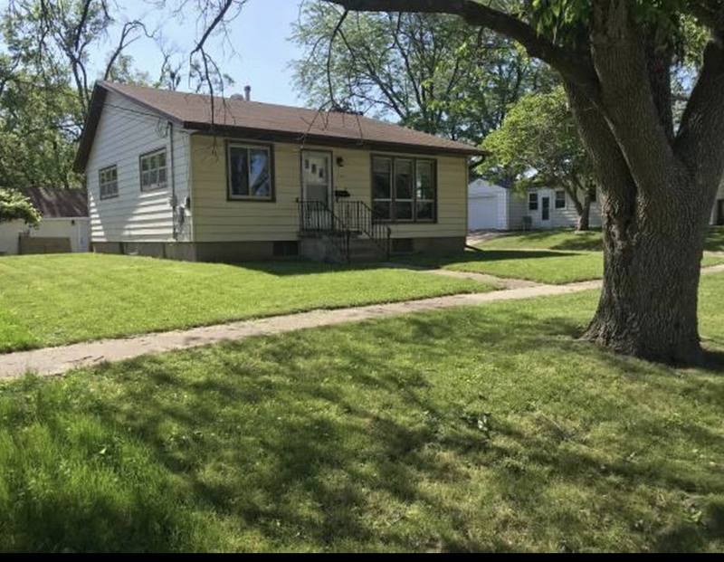 House for rent at 702 S 4th St, Knoxville, IA 50138