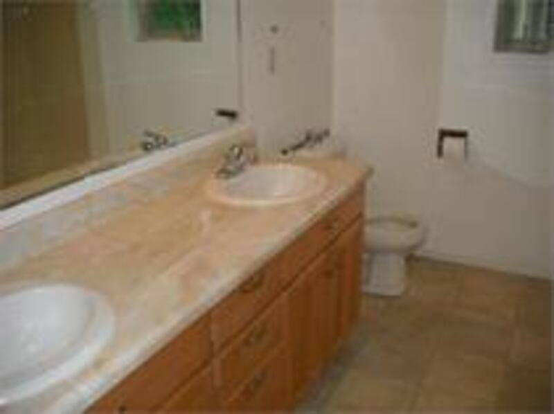 Apartment for rent at 2652 Maple Hills Dr, Green Bay, WI 54313