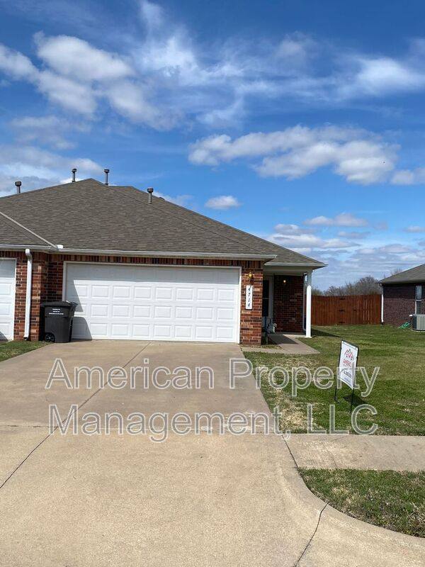 House for rent at 4714 NE Wisconsin St, Bartlesville, OK 74006