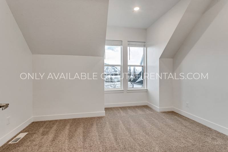 Townhouse for rent at 768 S 1600 W, Mapleton, UT 84664