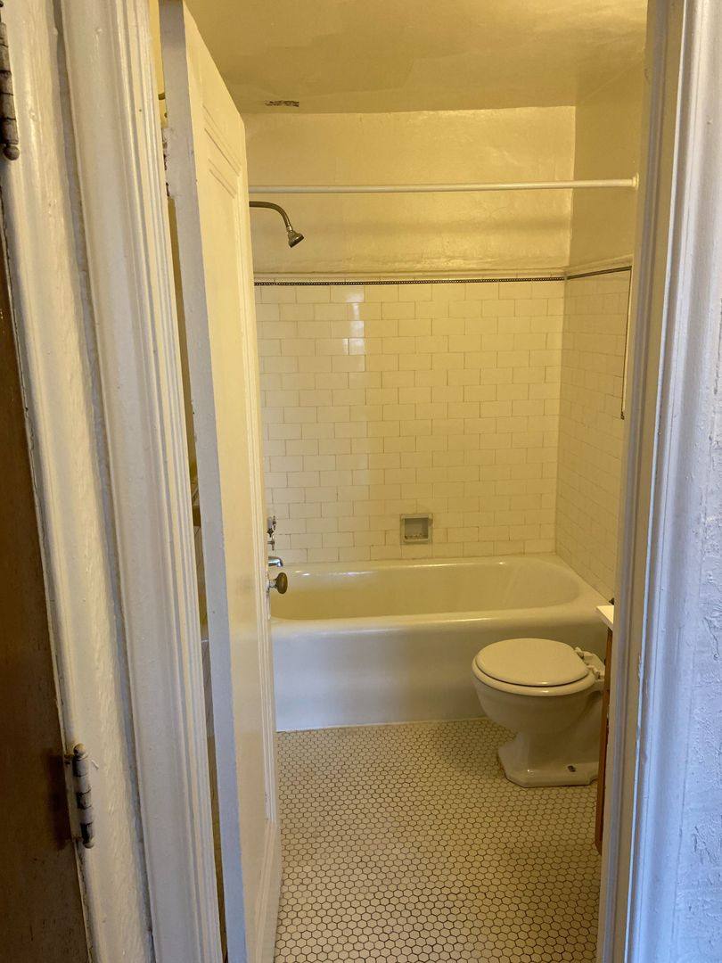 Apartment for rent at 120 Glynn Court, Detroit, MI 48202