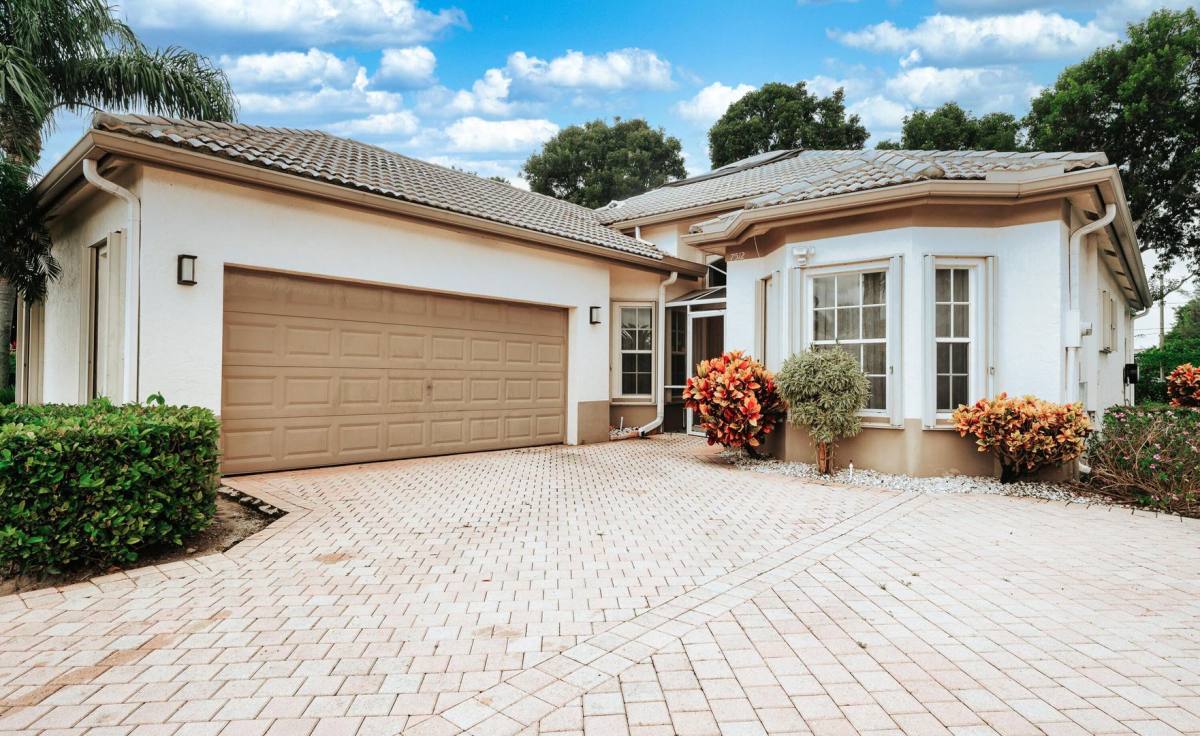 House for rent at 7512 Eagle Point Dr, Delray Beach, FL 33446