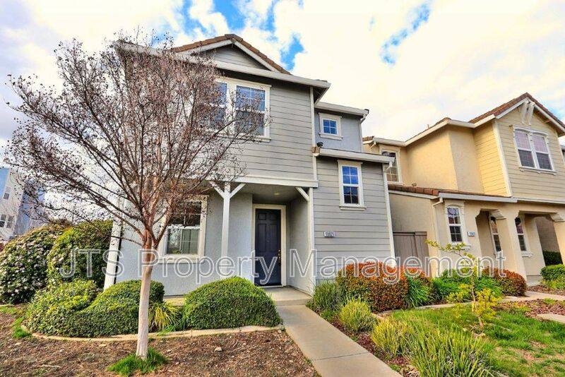 House for rent at 10921 Oakham Dr, Rancho Cordova, CA 95670